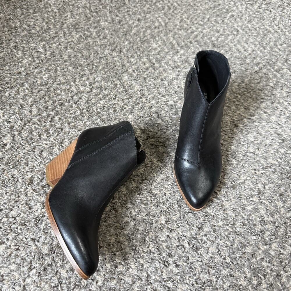 Eileen Fisher Size 8 Black Leather Trail Ankle Boots Heeled Pointed Toe Zip